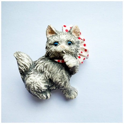 Cute vintage cat with polkadot bow brooch