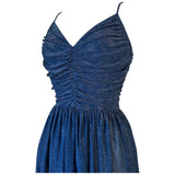 Robe de soirée corsage drapé bleu nuit et argent lurex des années 1970