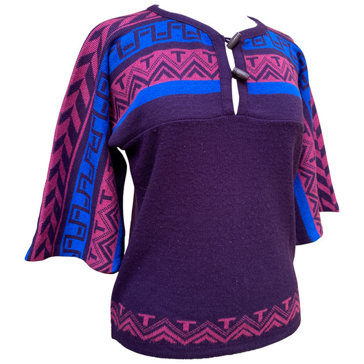 Pull en tricot de style nordique en acrylique violet, rose et bleu des années 1970