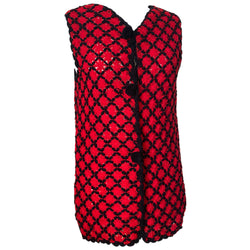 Gilet en tricot à motifs losanges rouges et noirs des années 1960